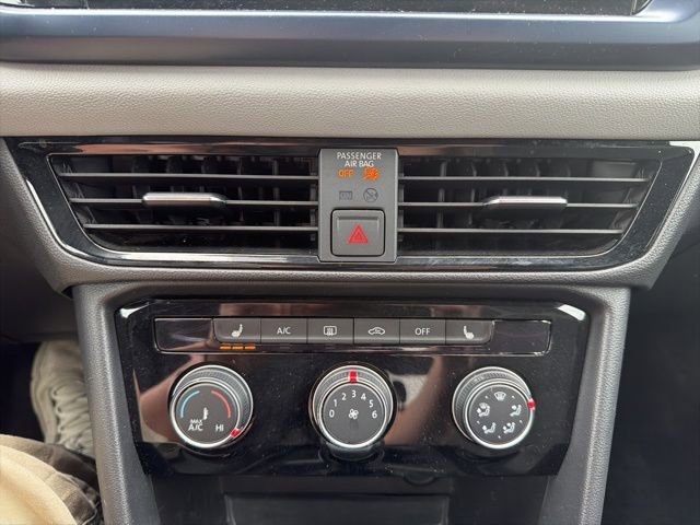 Used 2023 Volkswagen Taos SE w/ Black Wheel Package FWD image 27