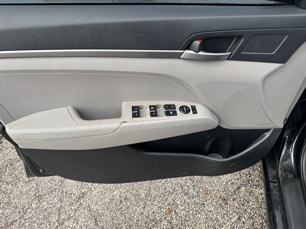 Used 2018 Hyundai Elantra SE image 15