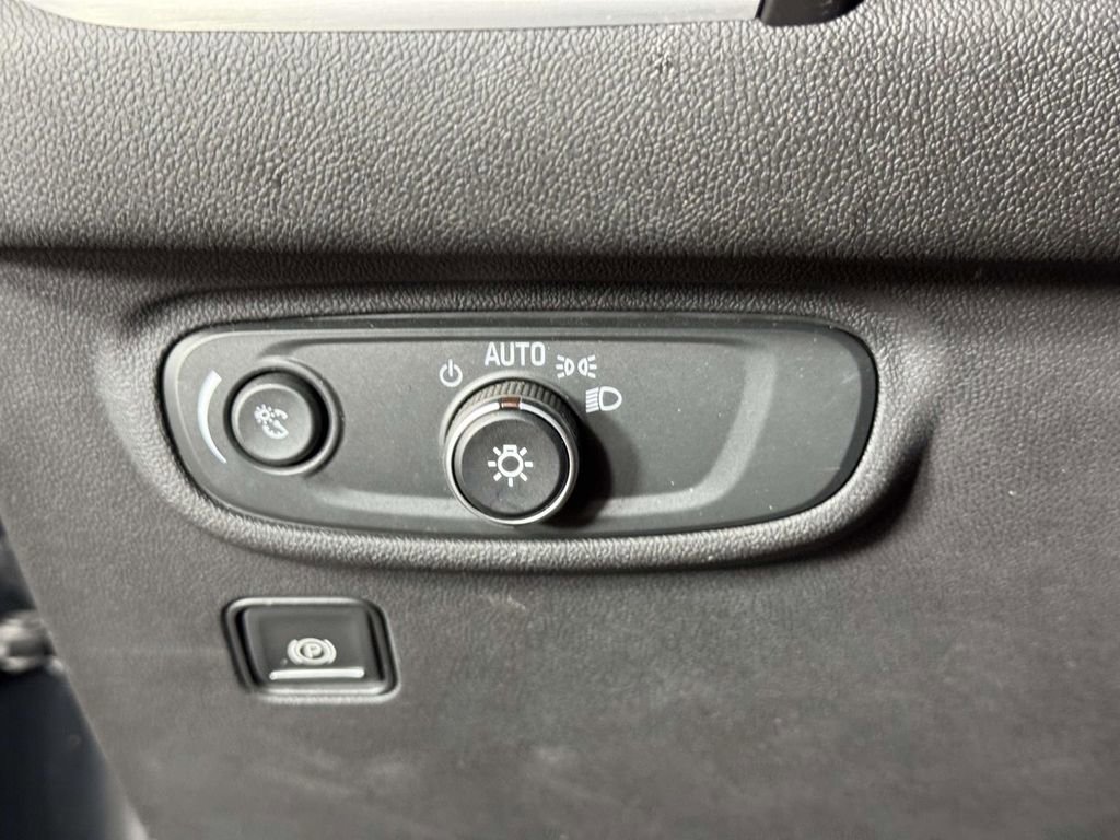 Used 2020 GMC Terrain SLE w/ Driver Convenience Package AWD/4WD image 19