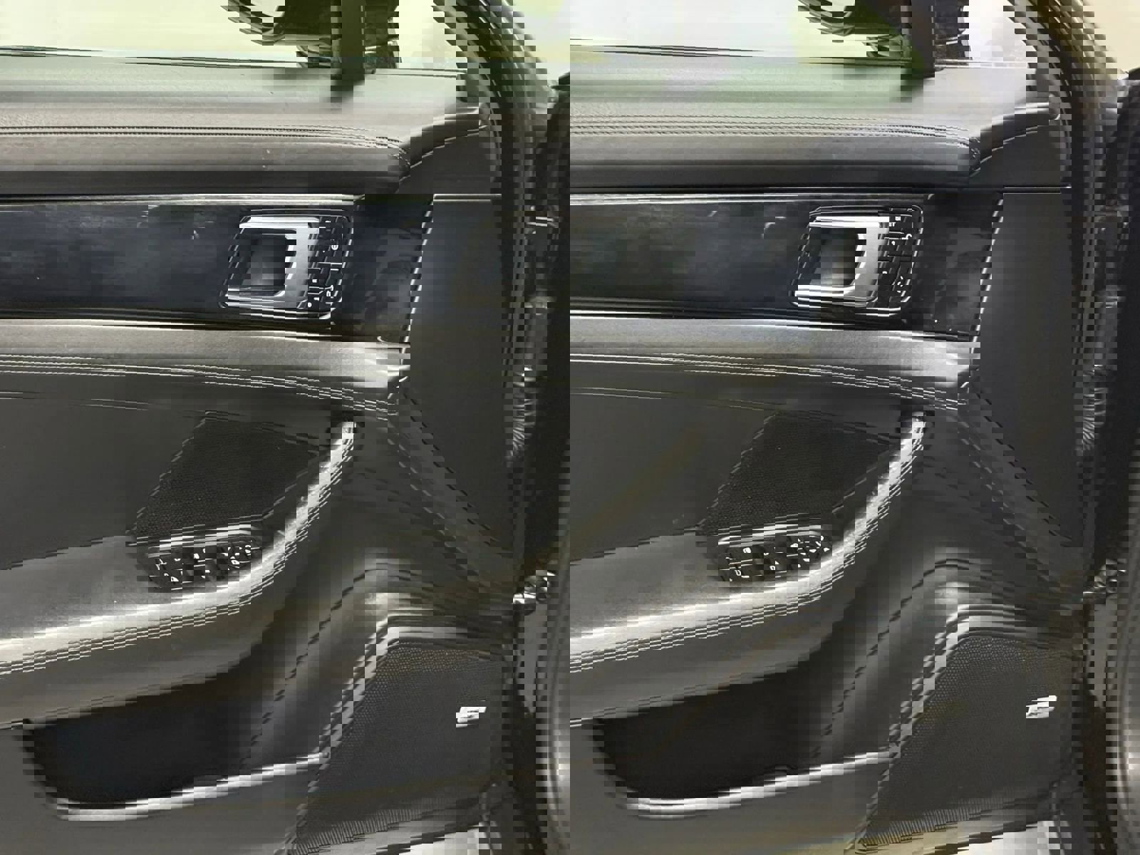 Used 2017 Porsche Panamera Turbo w/ Sport Chrono Package image 28