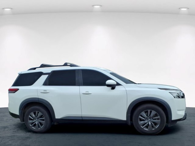 Used 2022 Nissan Pathfinder SV AWD/4WD image 14