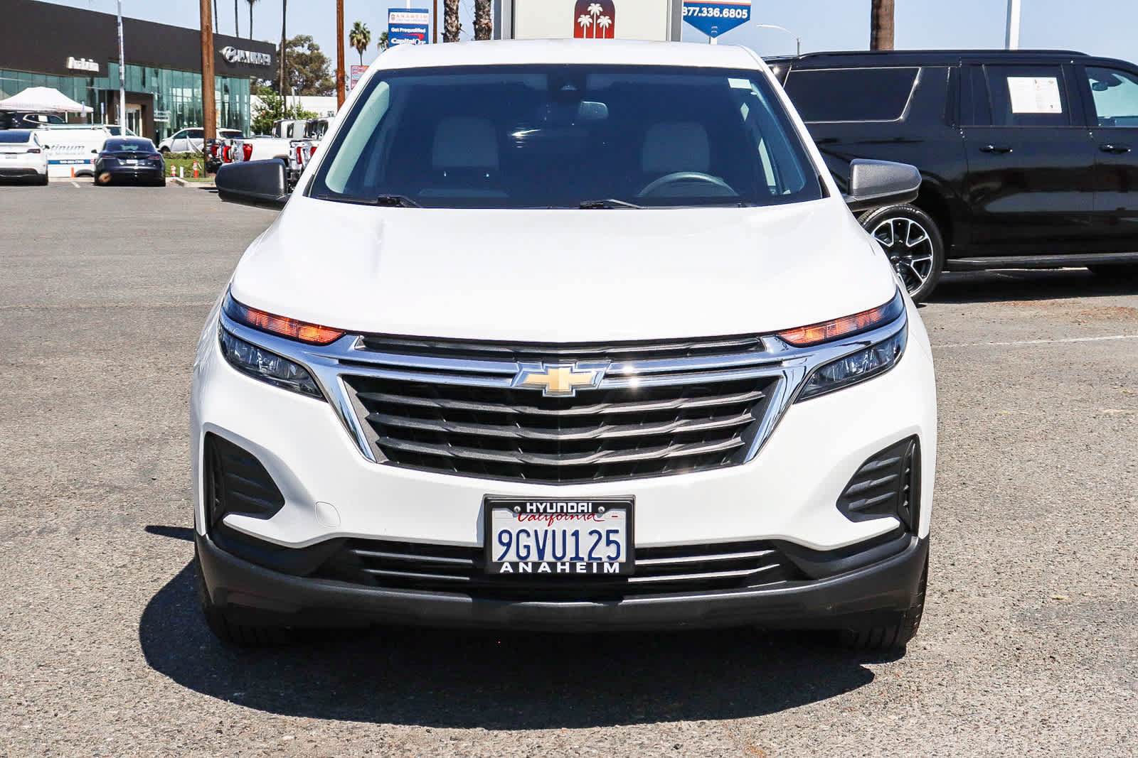 Used 2023 Chevrolet Equinox LS w/ LS Convenience Package FWD image 2