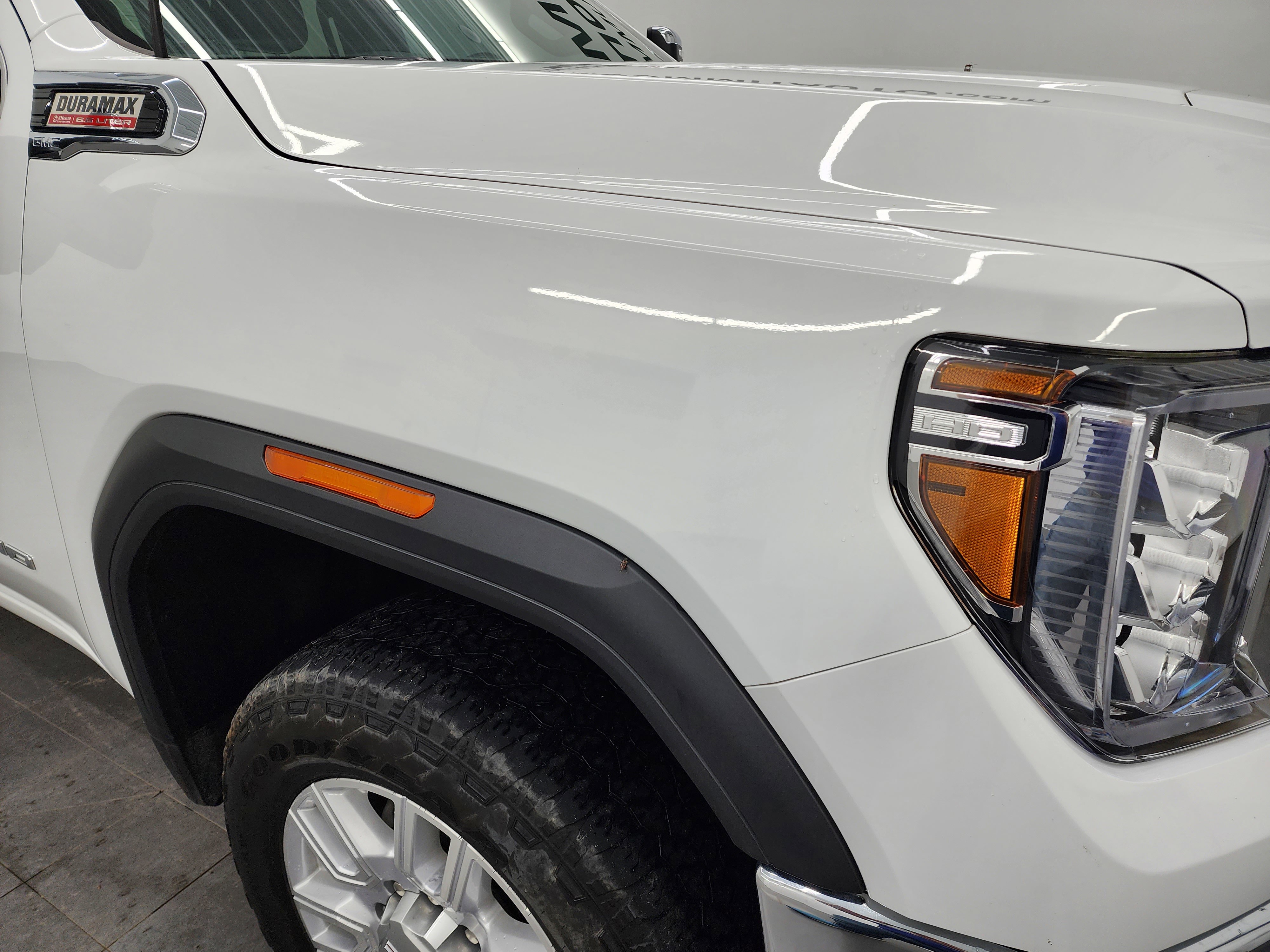 Used 2022 GMC Sierra 2500 SLT w/ SLT Convenience Package image 24