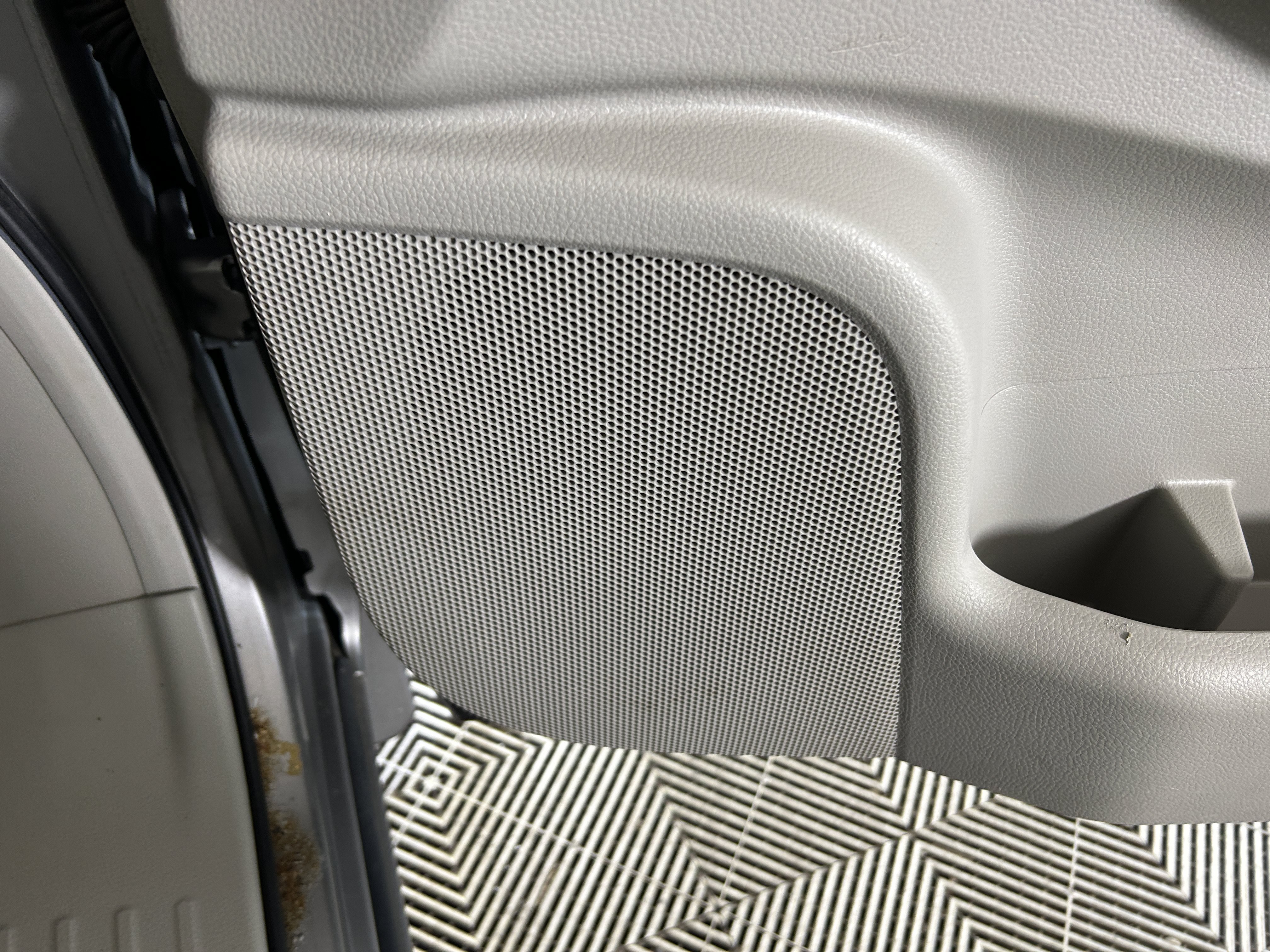 Used 2012 Nissan Quest SL FWD image 27