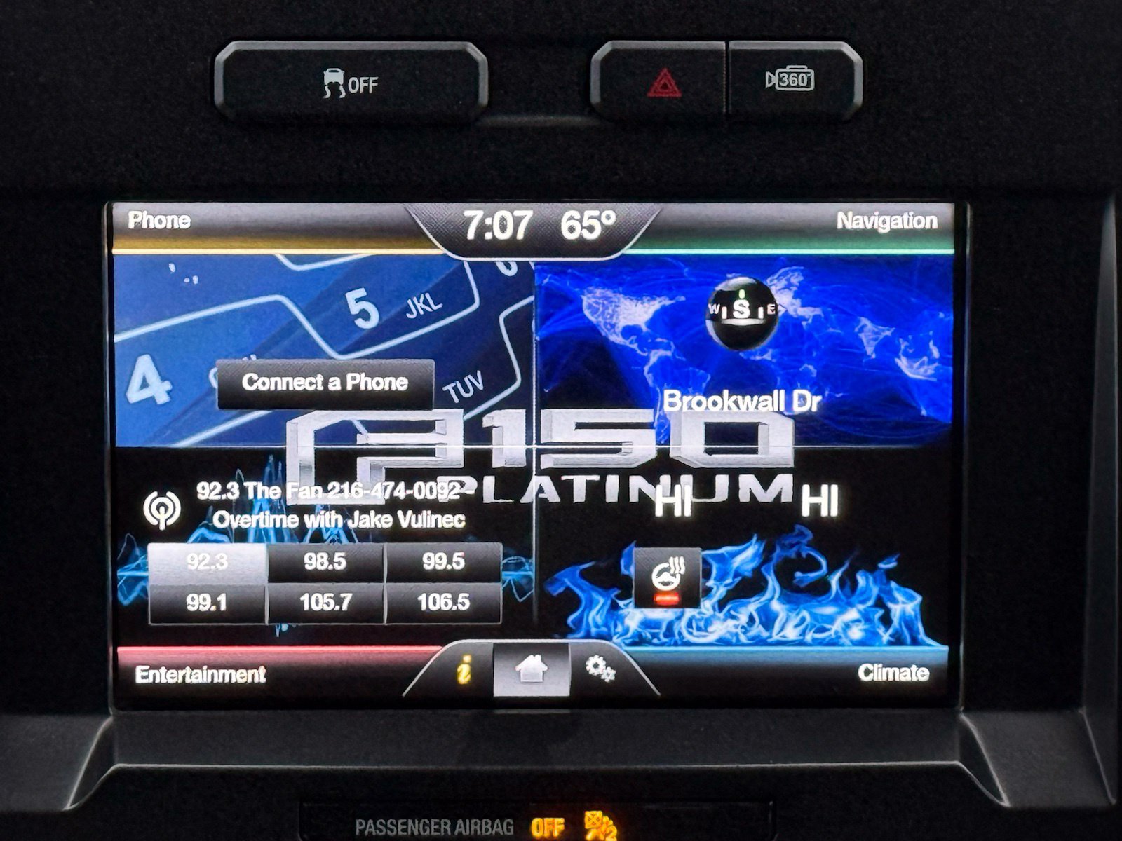 Used 2015 Ford F150 Platinum w/ Equipment Group 701A Luxury AWD/4WD image 23