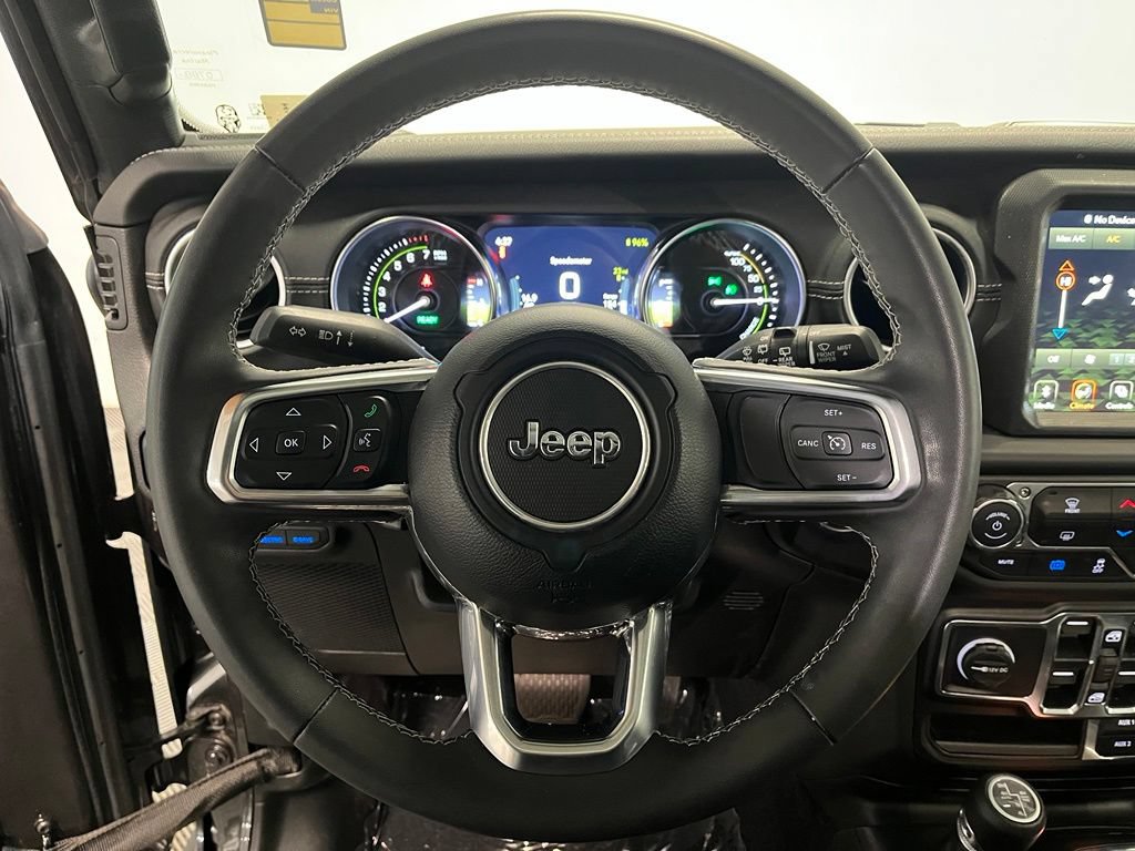 Used 2023 Jeep Wrangler Unlimited Sahara AWD/4WD image 6