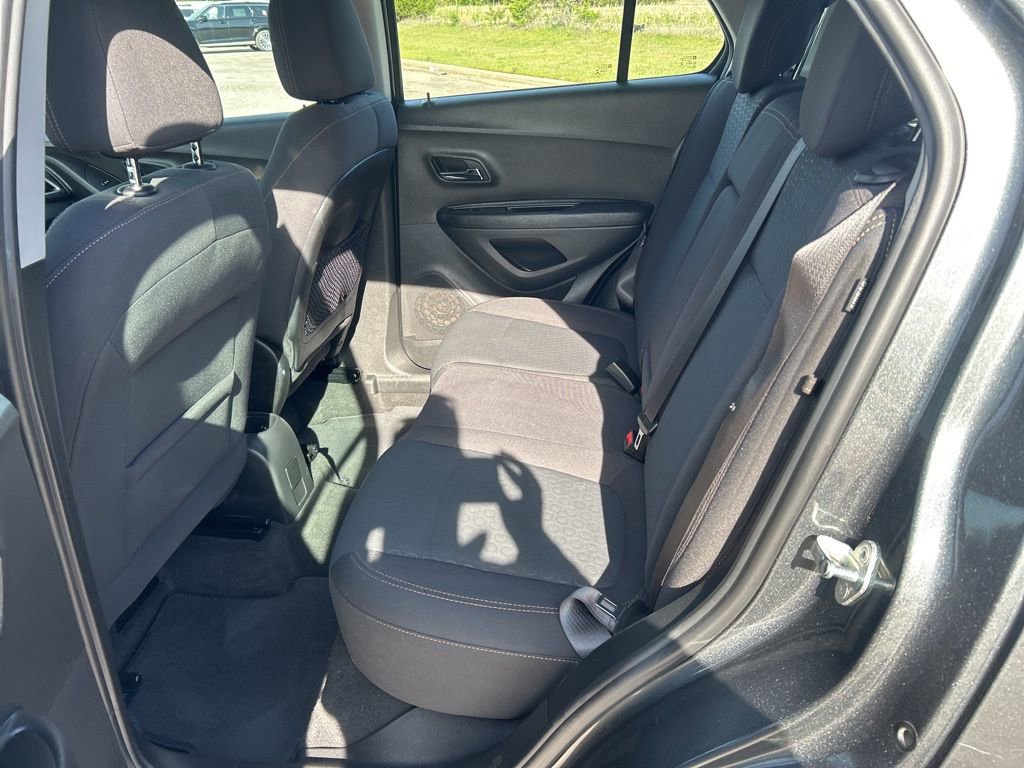 Used 2020 Chevrolet Trax LS image 27
