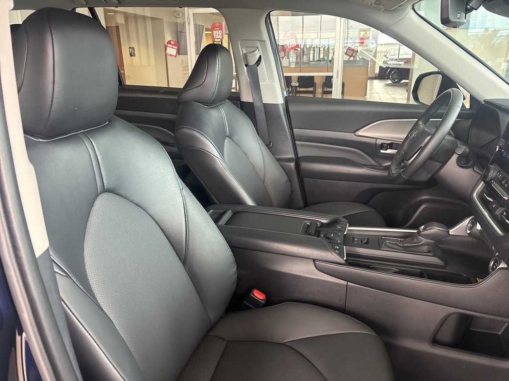 Used 2025 Toyota Grand Highlander AWD Hybrid image 34