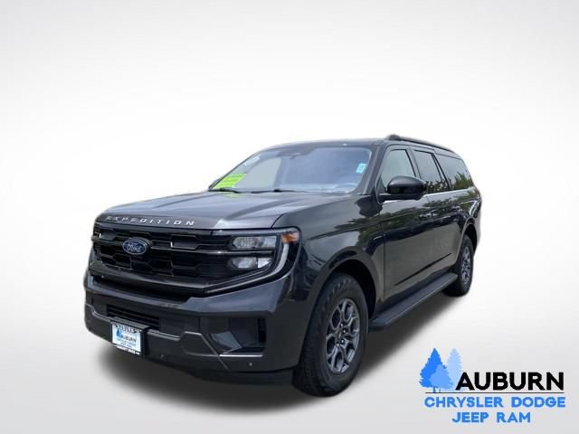 Used 2025 Ford Expedition Max Active AWD/4WD image 3