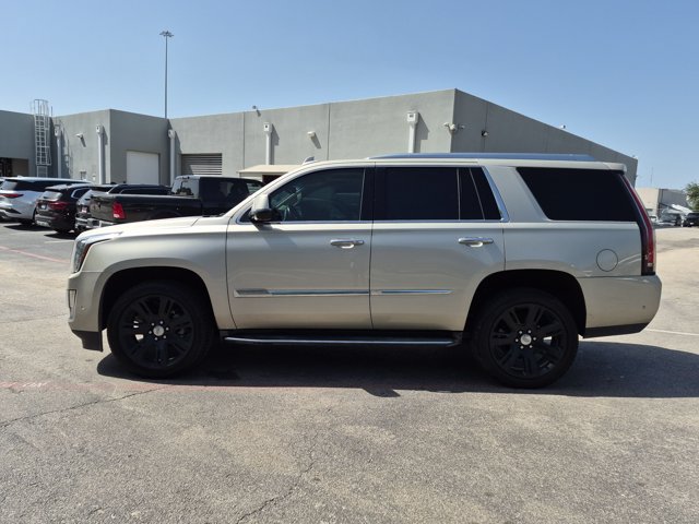 Used 2017 Cadillac Escalade Luxury RWD image 8