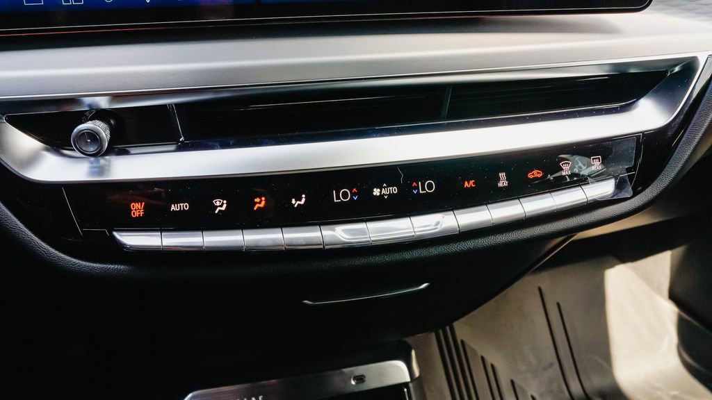 New 2026 Cadillac Lyriq Luxury w/ LPO, Floor Liner Package image 18