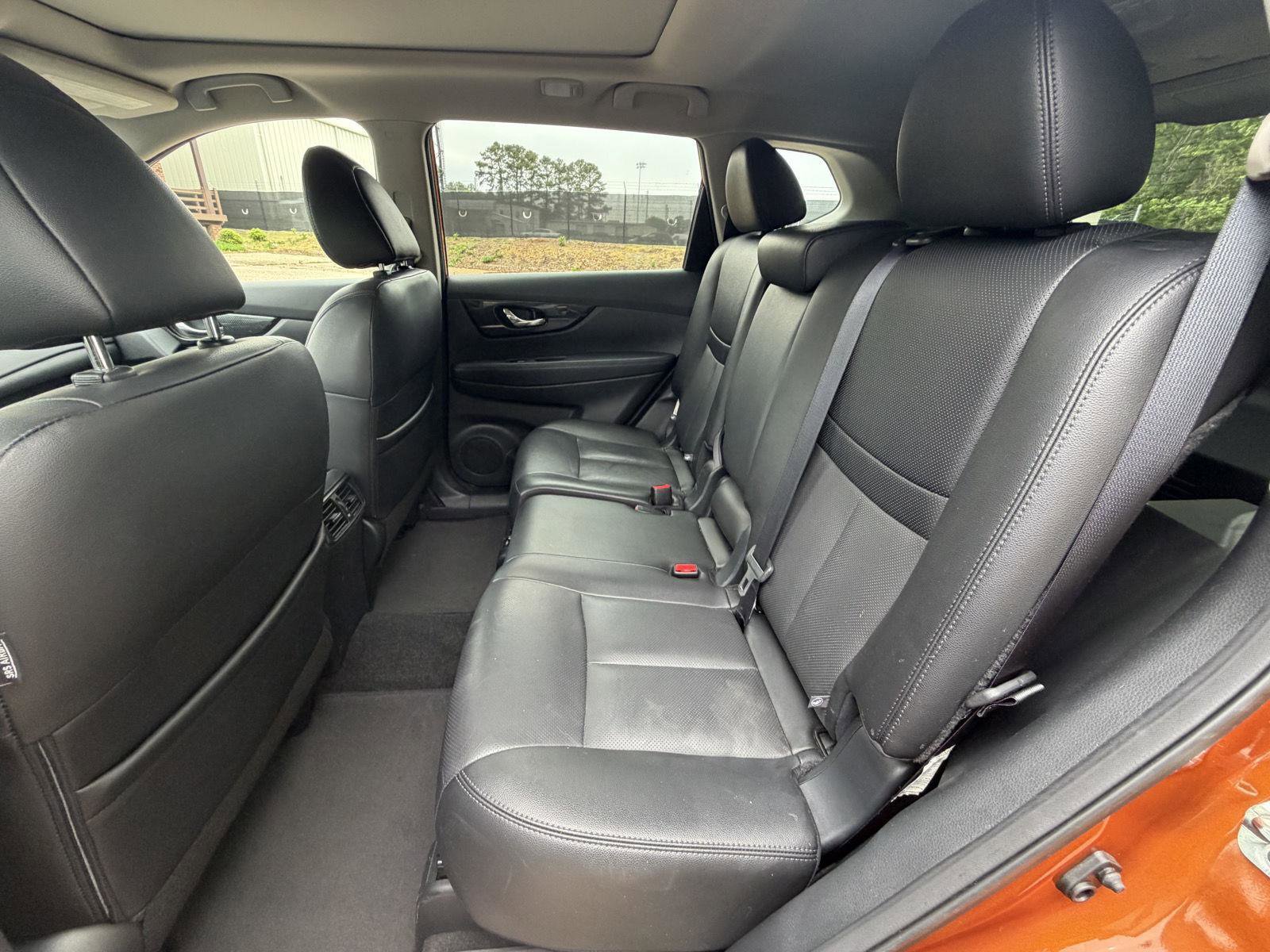 Used 2019 Nissan Rogue SL w/ Premium Package AWD/4WD image 14