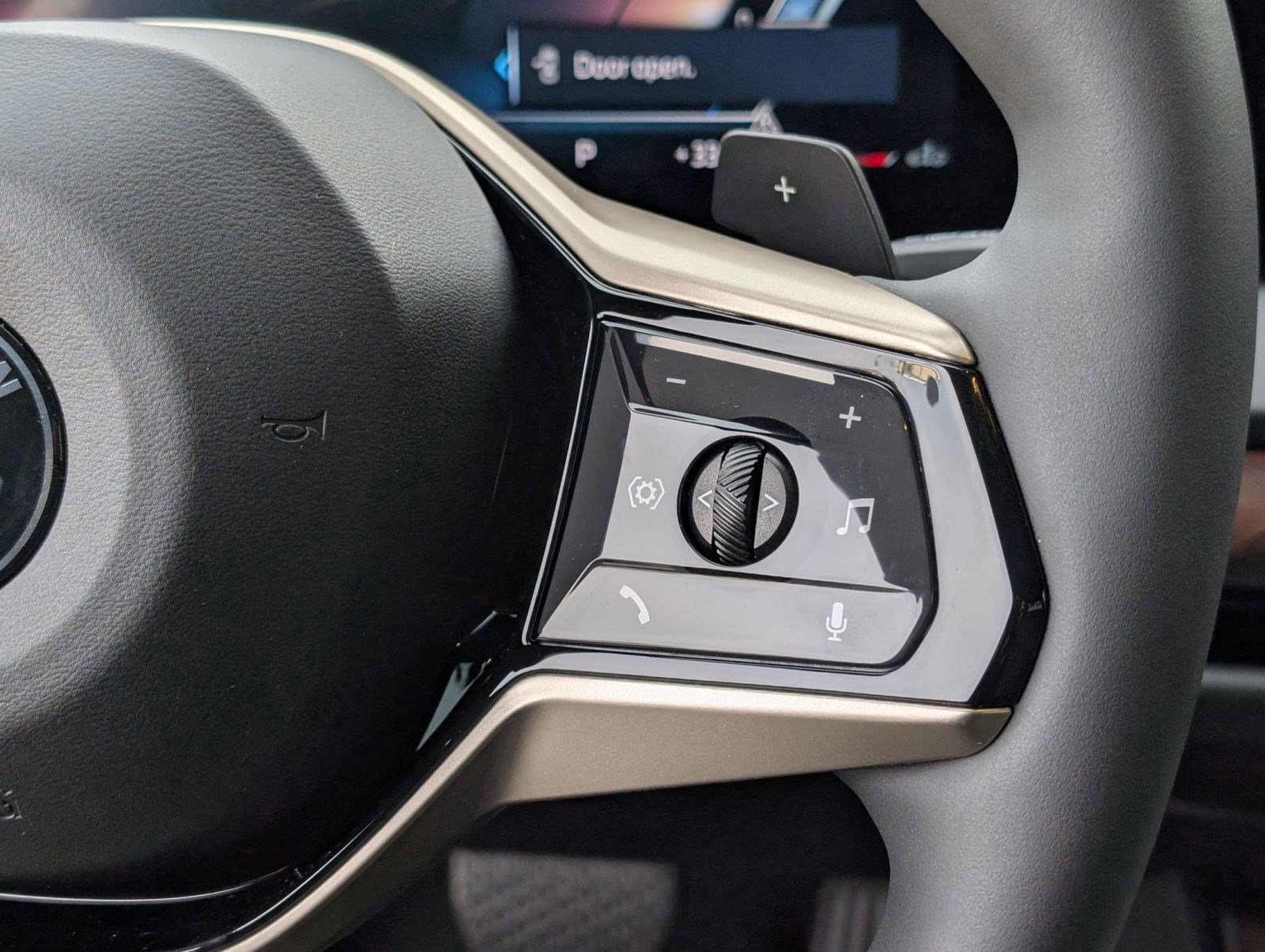 Used 2025 BMW X3 xDrive30i w/ Premium Package image 22