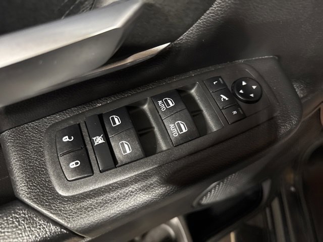 Used 2021 RAM 1500 Big Horn AWD/4WD image 3