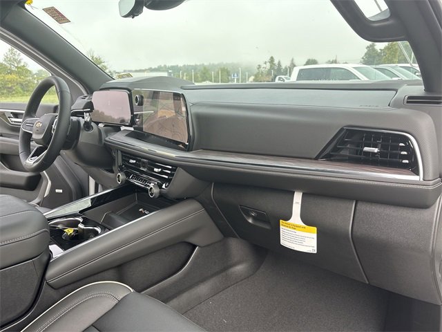 New 2025 Chevrolet Suburban Premier image 30
