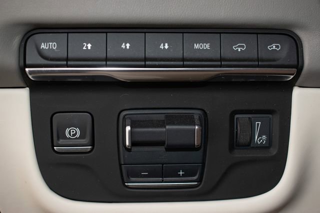 Used 2025 Cadillac Escalade ESV Sport Platinum w/ LPO, Floor Liner Package AWD/4WD image 37