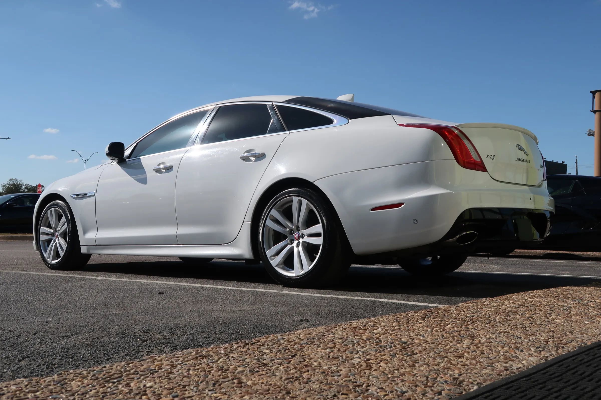 Used 2019 Jaguar XJ R-Sport image 12