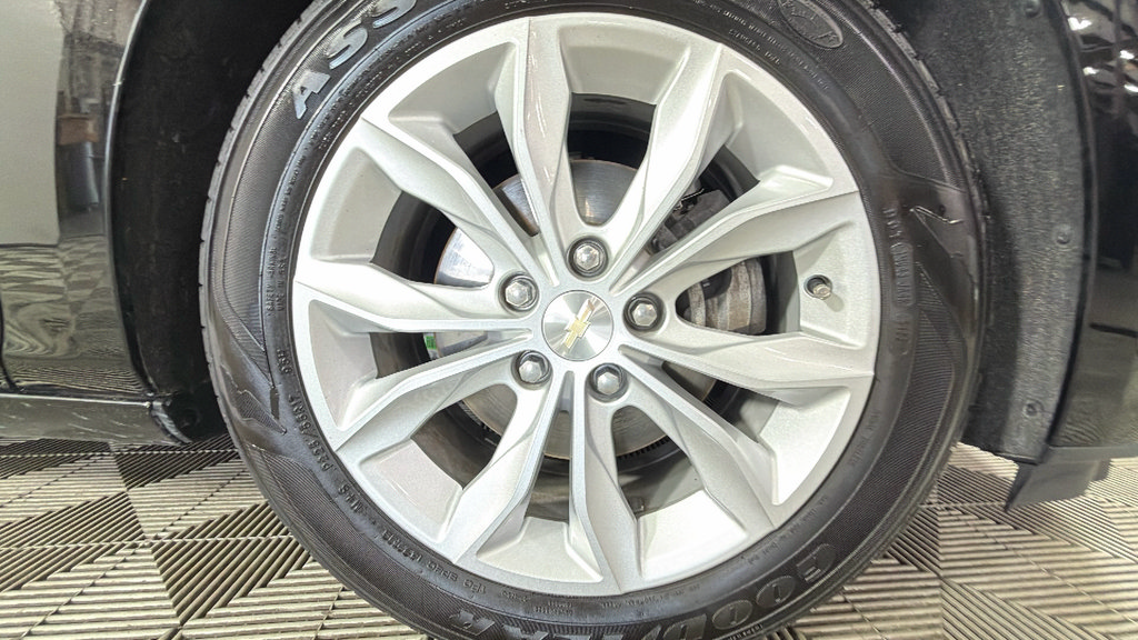 Used 2023 Chevrolet Malibu LT FWD image 34