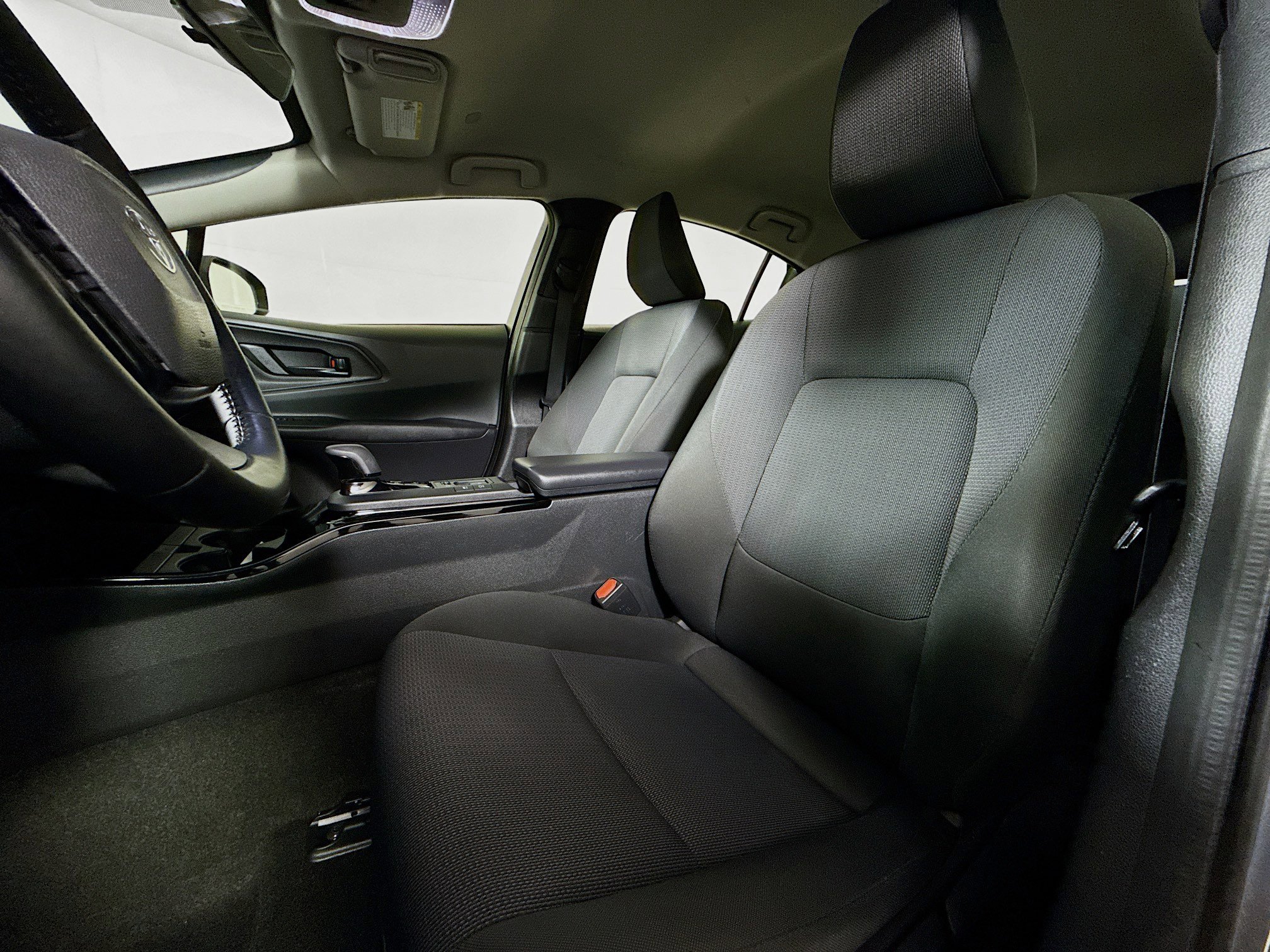 Used 2025 Toyota Prius LE image 11