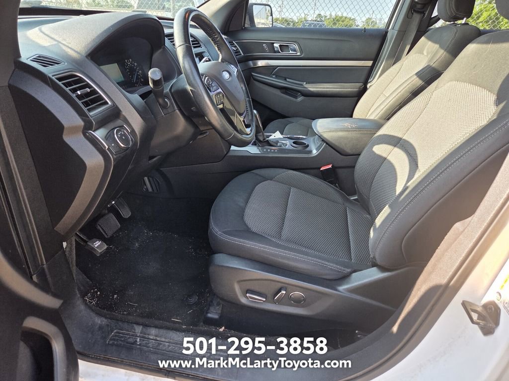 Used 2018 Ford Explorer XLT FWD image 6