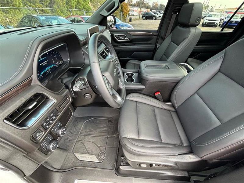 Used 2024 Chevrolet Suburban Z71 w/ Luxury Package image 32