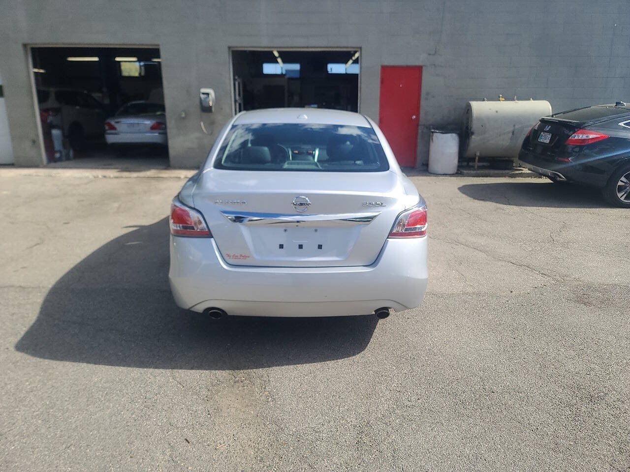 Used 2015 Nissan Altima 3.5 SL FWD image 7