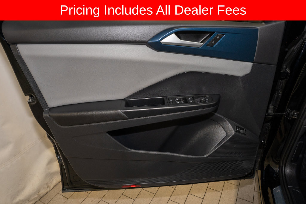 Used 2022 Volkswagen Taos SE FWD image 11