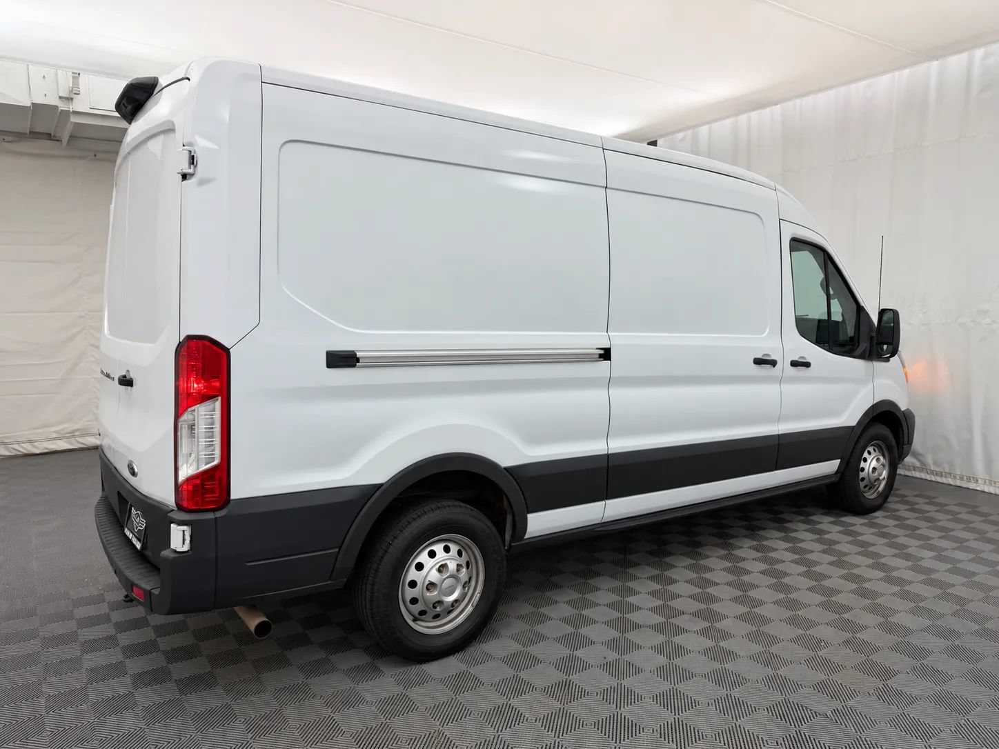 Used 2023 Ford Transit 250 Medium Roof AWD image 7