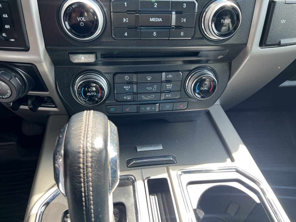 Certified 2017 Ford F150 Lariat w/ Equipment Group 502A Luxury AWD/4WD image 17