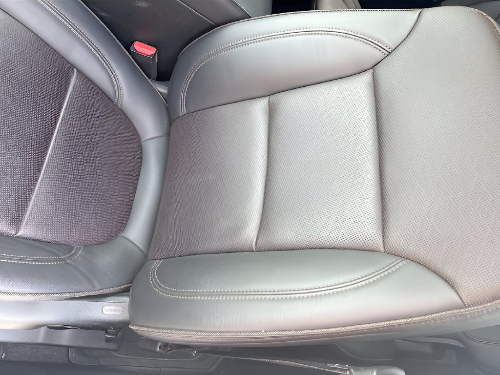 Used 2023 Chevrolet Traverse High Country w/ LPO, Floor Liner Package FWD image 20