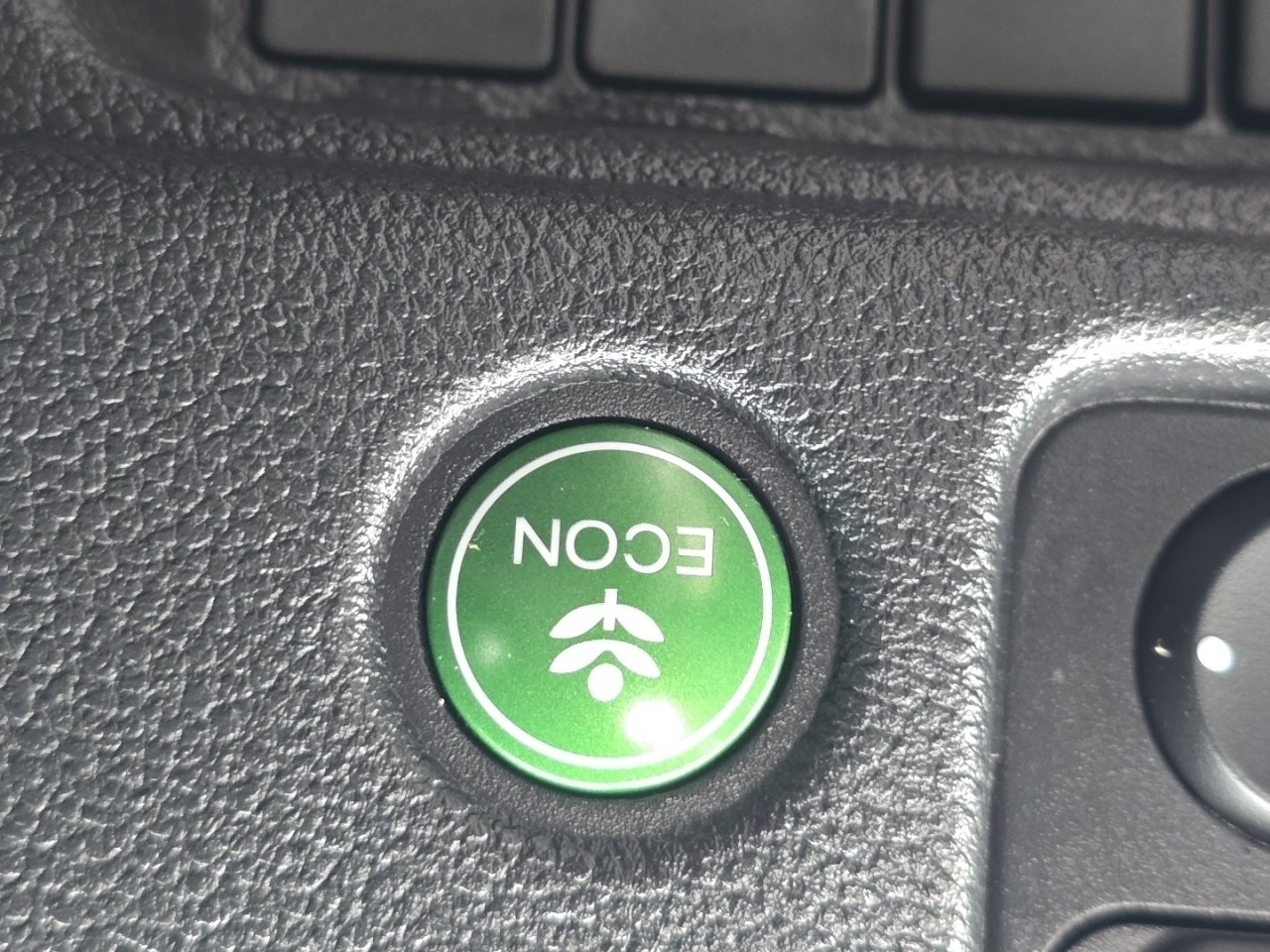 Certified 2022 Honda Pilot Sport image 8