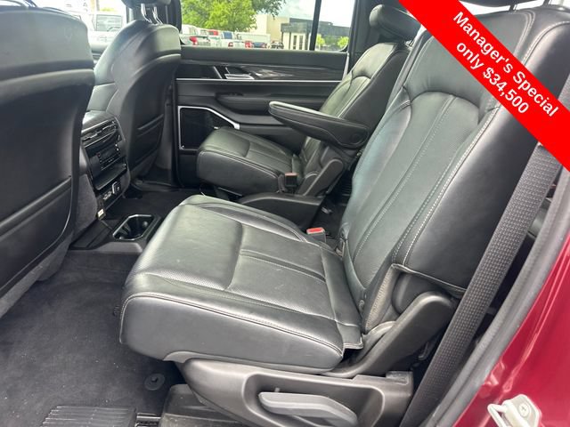 Used 2022 Jeep Wagoneer Series III w/ Premium Group I AWD/4WD image 17