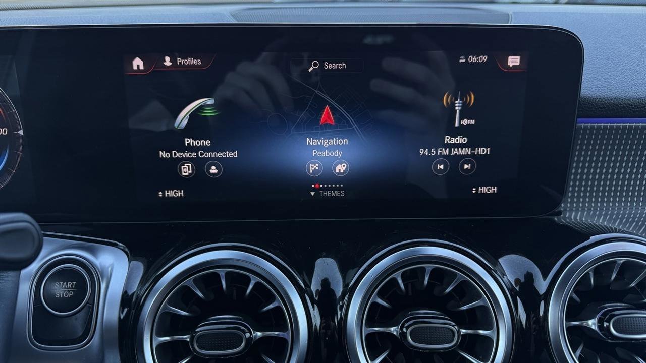 Used 2022 Mercedes-Benz EQB 300 4MATIC image 42