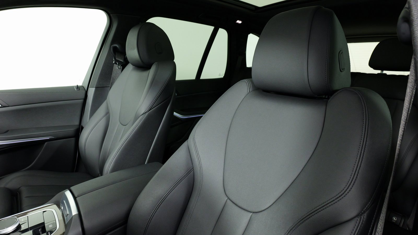 Used 2022 BMW X5 xDrive40i w/ Parking Assistance Package image 29