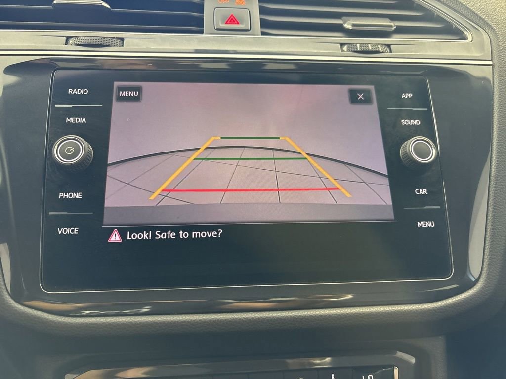 Used 2020 Volkswagen Tiguan SE R-Line image 30