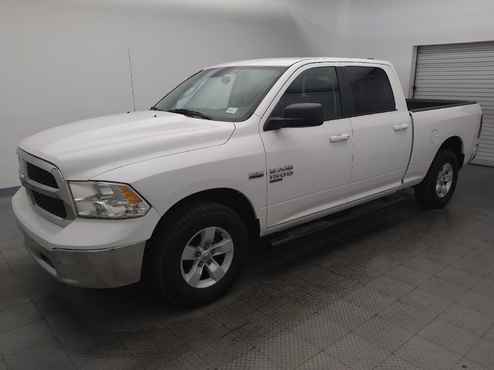 Used 2020 RAM 1500 Classic SLT AWD/4WD image 2