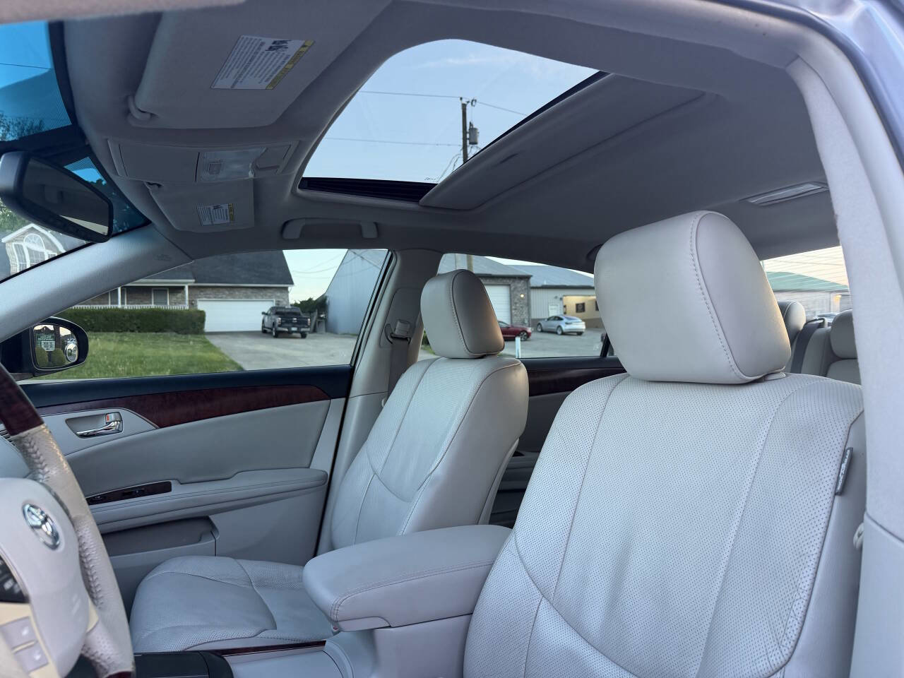 Used 2011 Toyota Avalon Limited FWD image 16