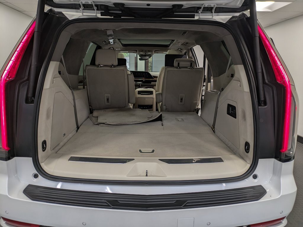 Used 2022 Cadillac Escalade Premium Luxury Platinum image 24