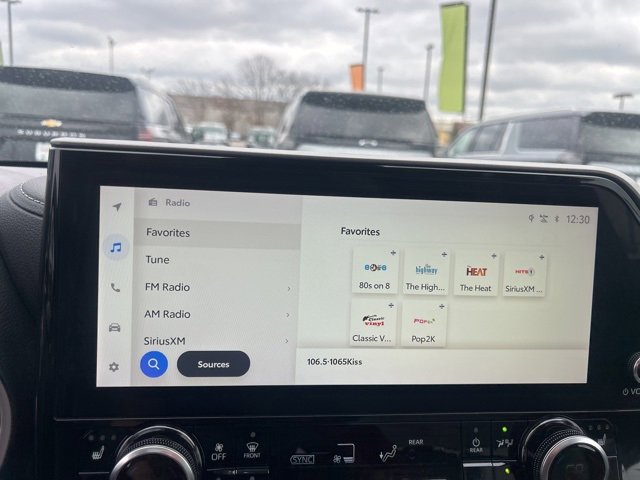 Used 2023 Toyota Highlander Limited image 24