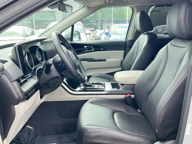 Certified 2024 Kia Carnival EX FWD image 7
