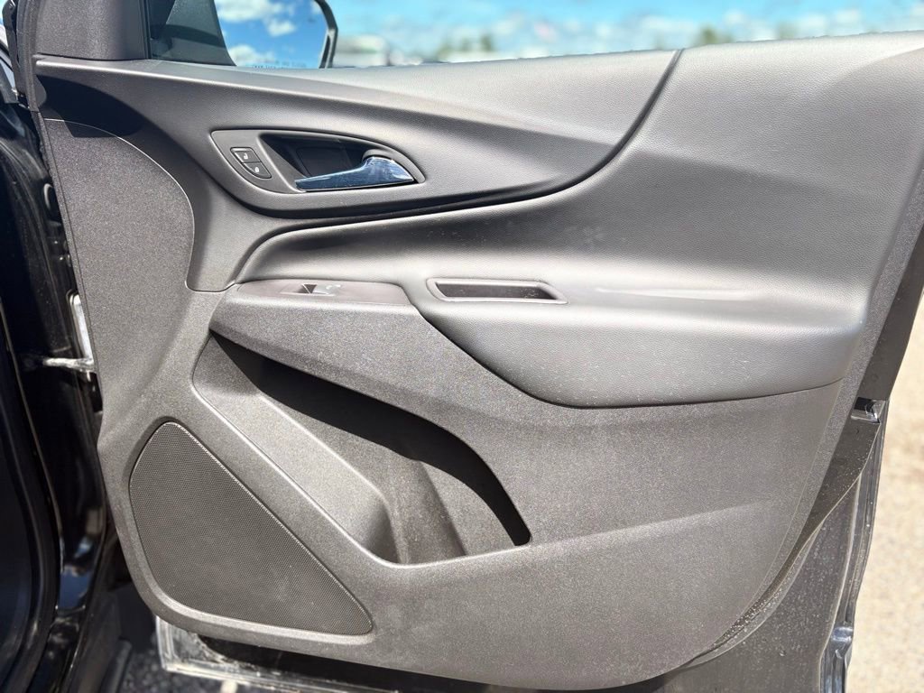 Used 2020 Chevrolet Equinox LT w/ Driver Convenience Package image 26