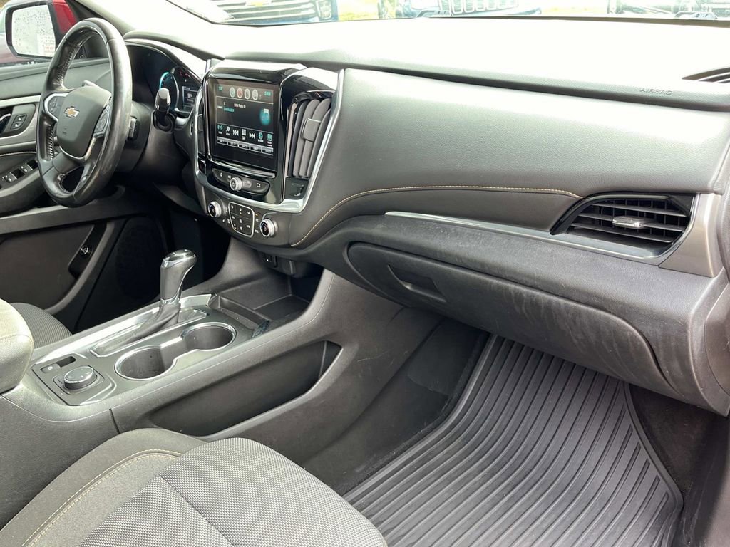 Used 2018 Chevrolet Traverse LT image 26