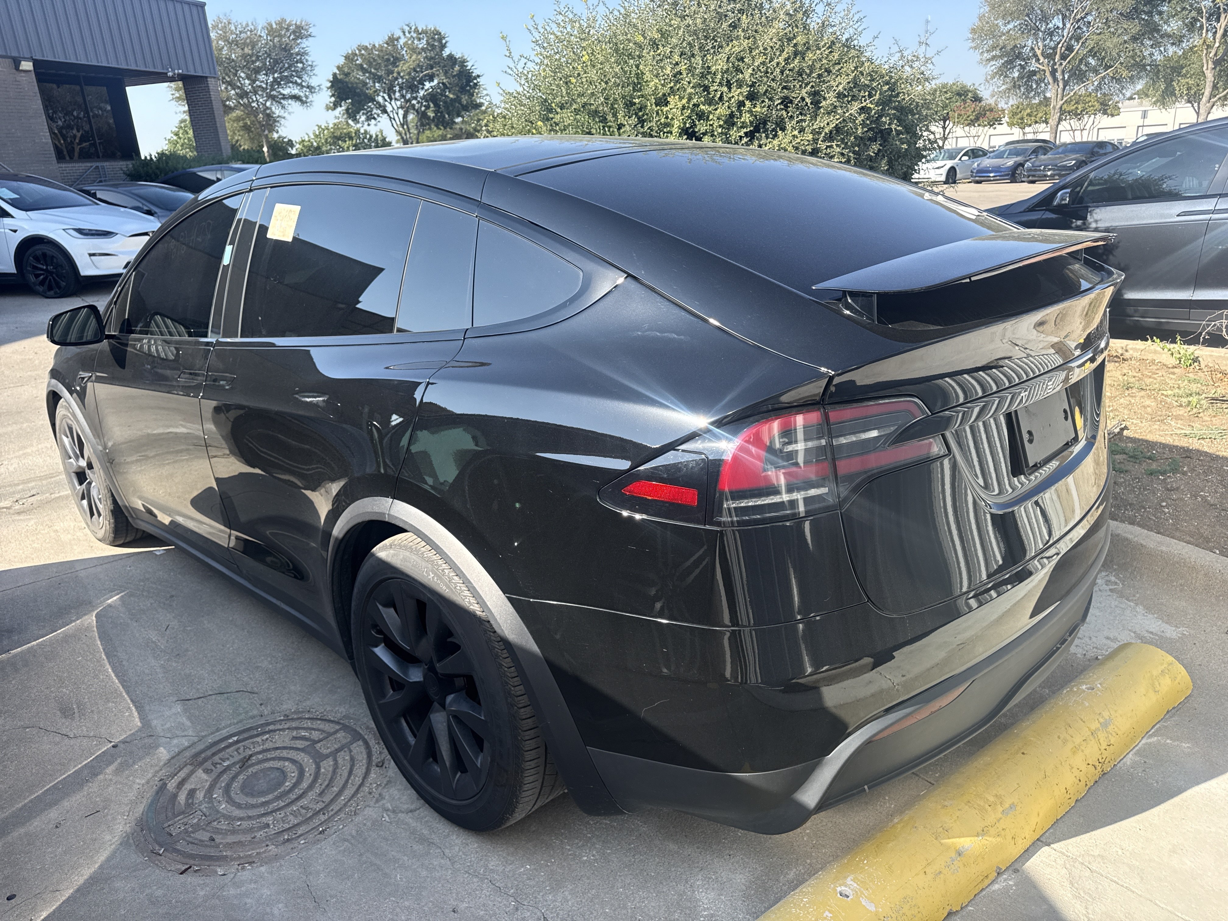 Used 2025 Tesla Model X Plaid AWD/4WD image 4