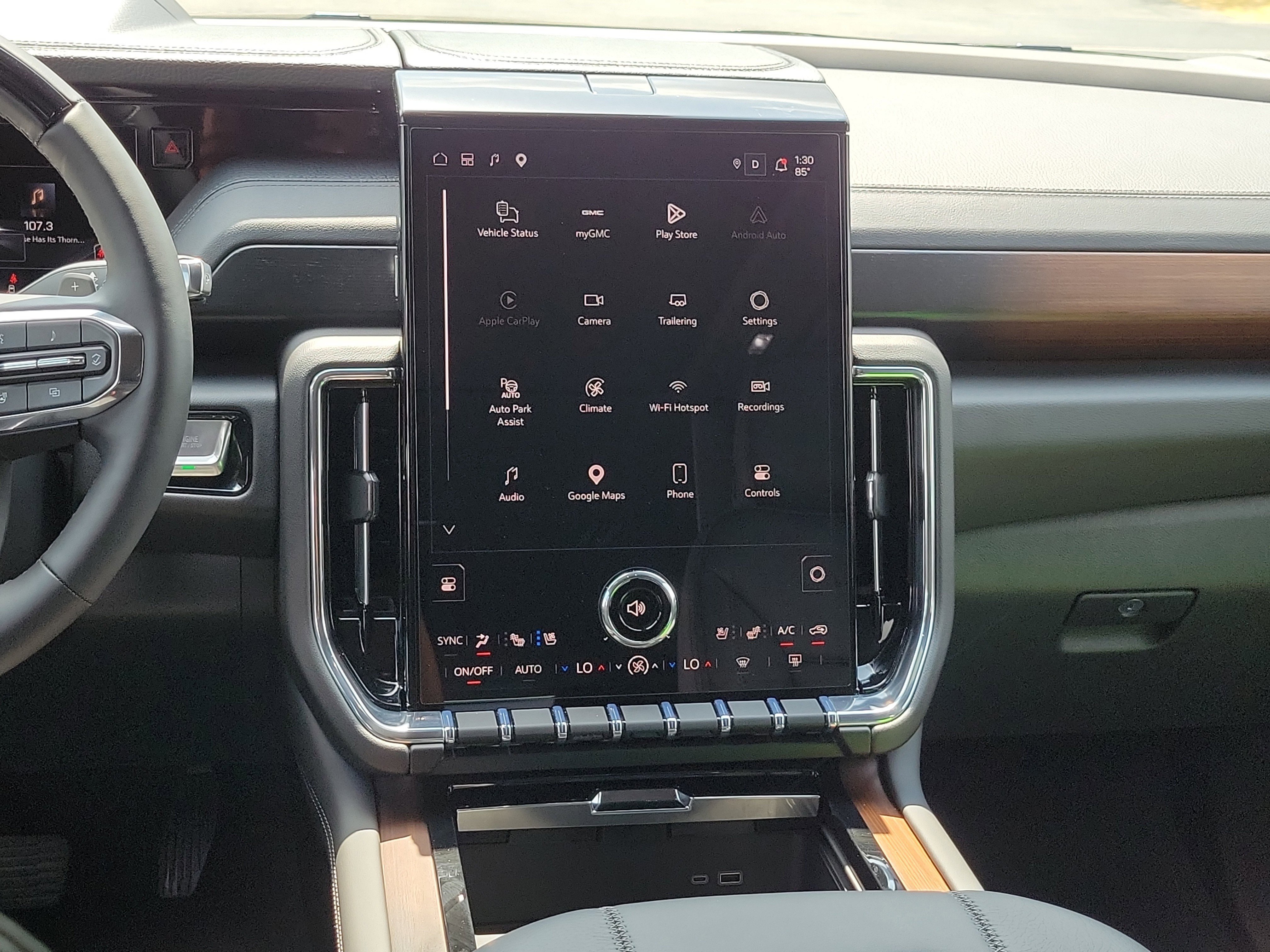 Used 2026 GMC Yukon Denali w/ Denali Reserve Package image 17