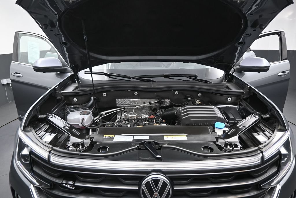 Used 2025 Volkswagen Atlas Cross Sport SEL Premium R-Line AWD/4WD image 37