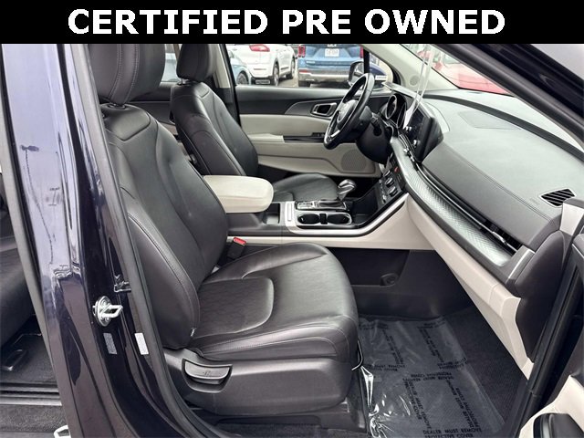 Used 2024 Kia Carnival LX image 9