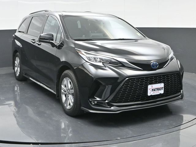 Used 2022 Toyota Sienna XSE AWD/4WD image 6