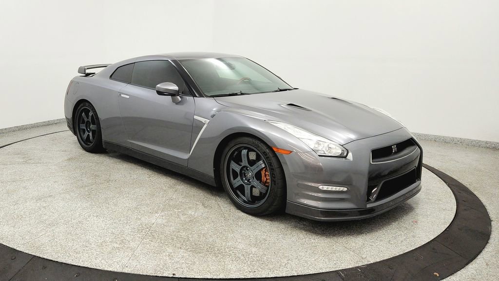 Used 2016 Nissan GT-R Black Edition image 7