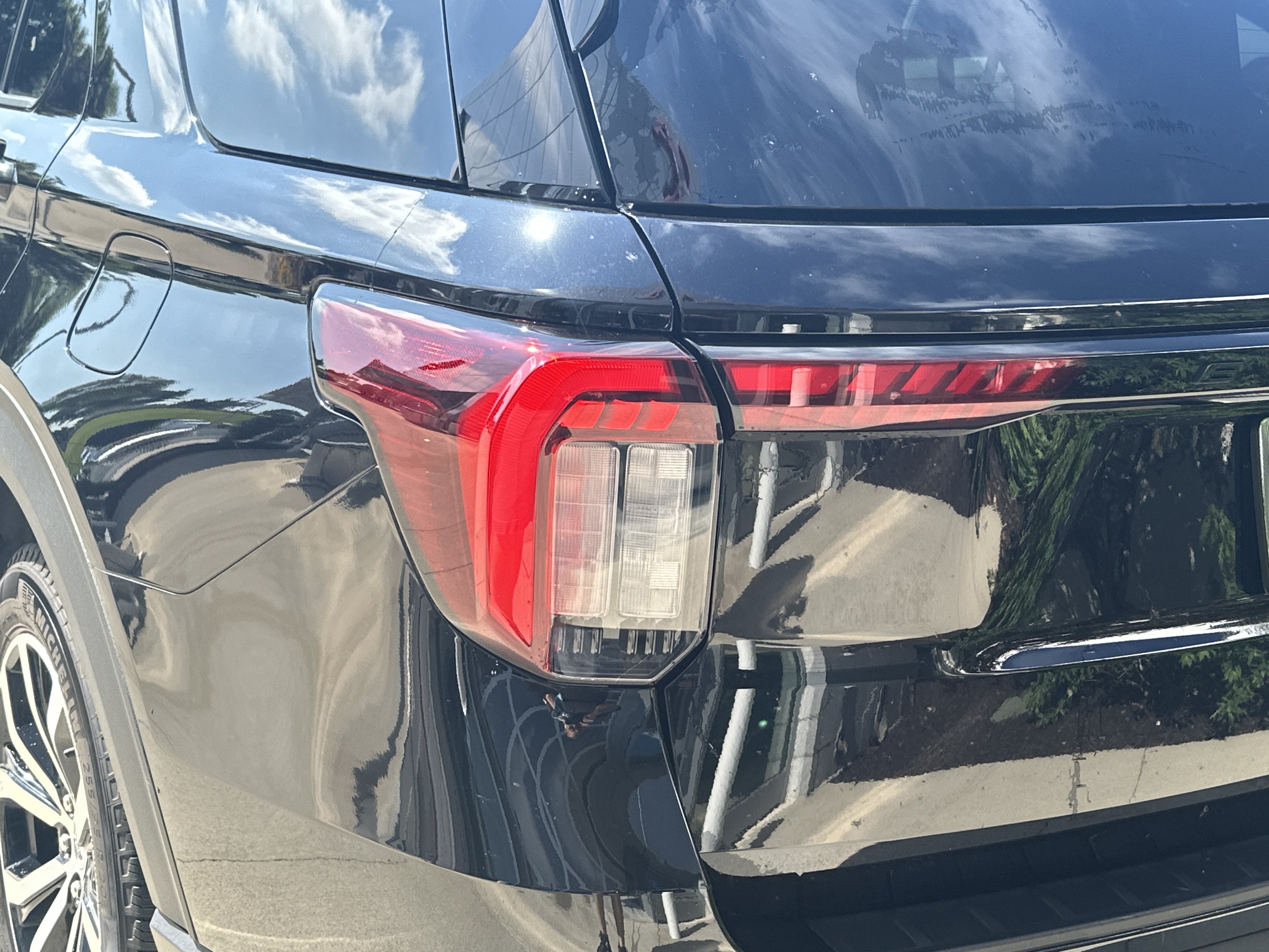 Used 2025 Ford Explorer ST-Line AWD/4WD image 12