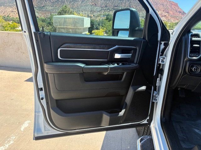 Used 2024 RAM 3500 Big Horn AWD/4WD image 10